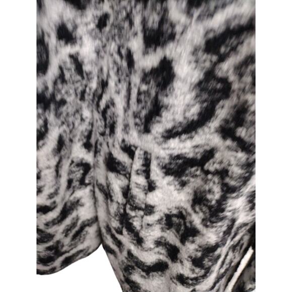 Nic + Zoe Womens Faux Fur Animal Print Warm Coat Jacket Med Pockets - Picture 3 of 10